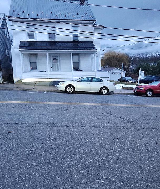 1st image of 29 N Main St N
