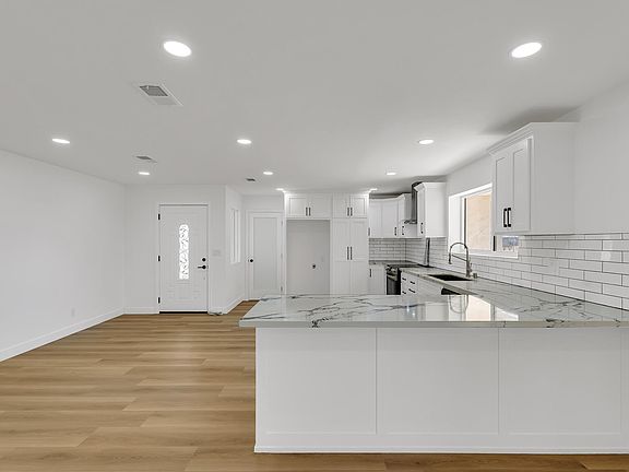 5th image of 17724 Mossdale Ave