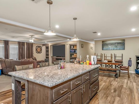 2nd image of 1316 Hollow Oaks Ln