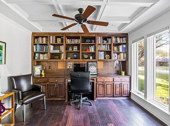 3rd image of 6618 Elvedon Dr