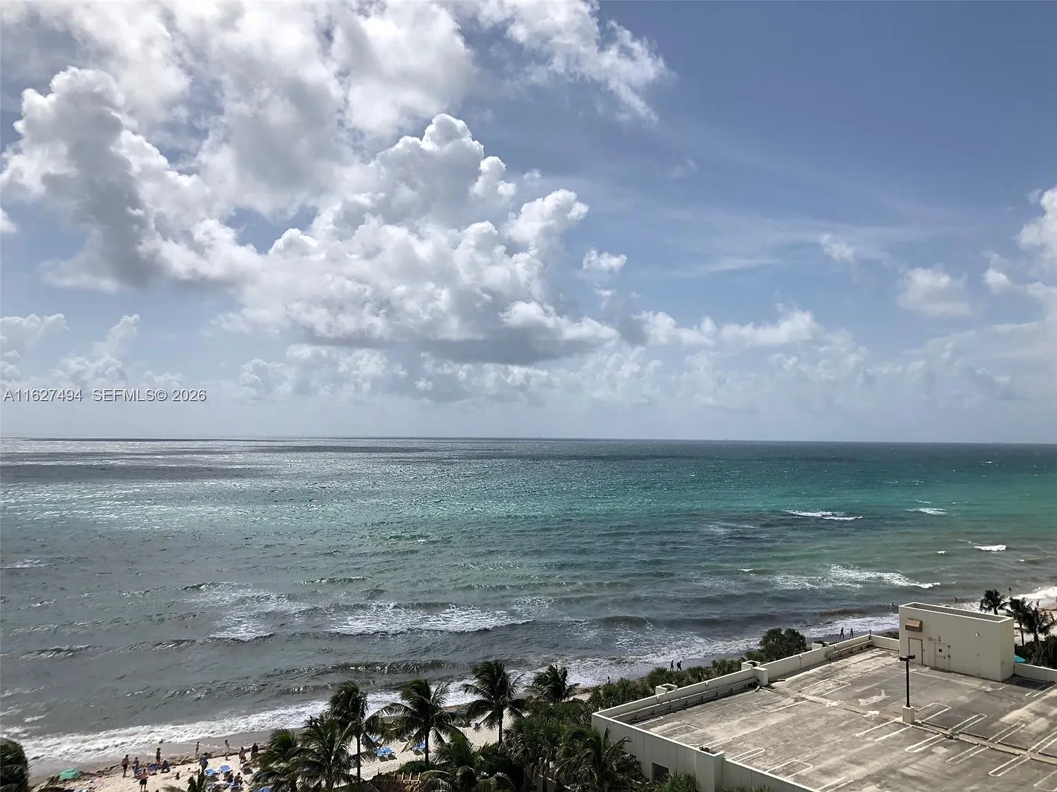Tides On Hollywood Beach — Photo 3