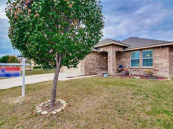 2nd image of 328 Amethyst Dr