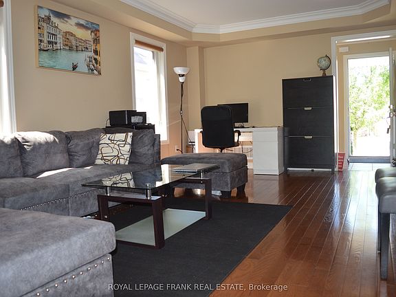 5th image of 61 Summerside Ave