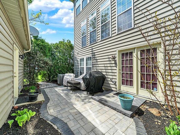 5th image of 519 Equinox Dr