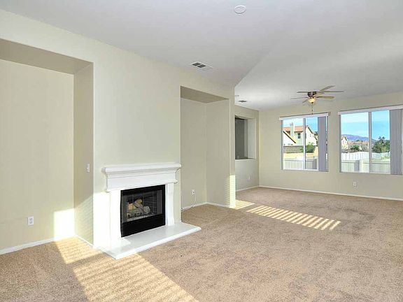 4th image of 2449 E Devonshire Ave
