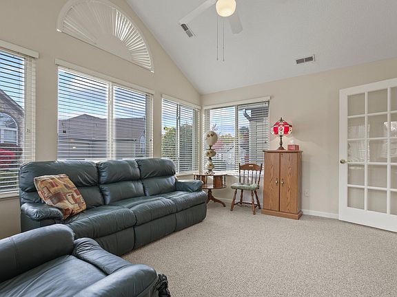 5th image of 112 River Ln
