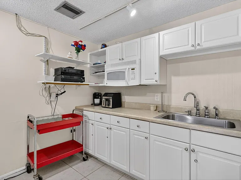 9940 S Ocean Dr #202 — Photo 33
