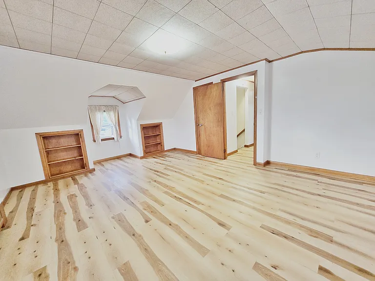 337 Haussner Pl — Photo 16