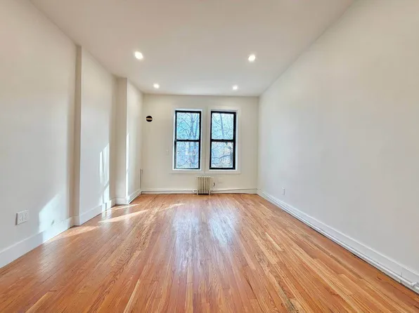 769 4th Ave #3A, Brooklyn, NY 11232