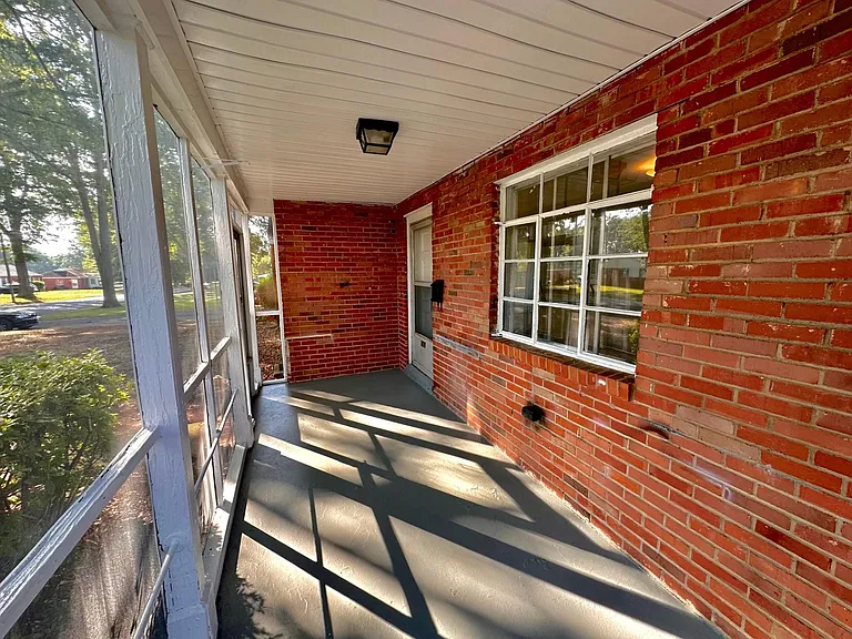 324 Elmhurst Rd — Photo 14