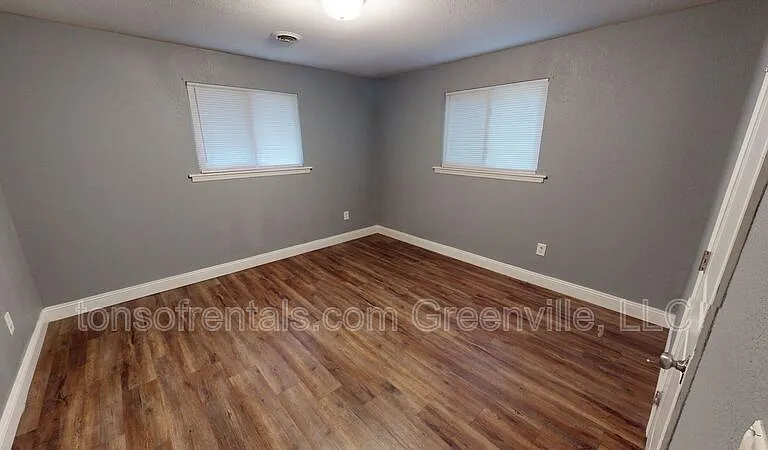 88 W Park Dr #H — Photo 5