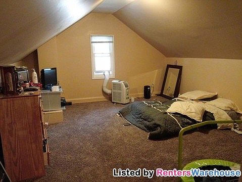 5th image of 3314 Dupont Ave N