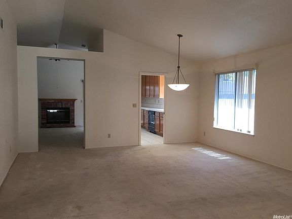 2nd image of 262 Palm Ave