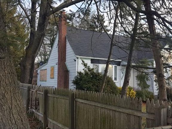 3rd image of 14 Bailey Dr