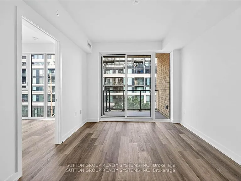 6 Chartwell Rd #402 — Photo 7