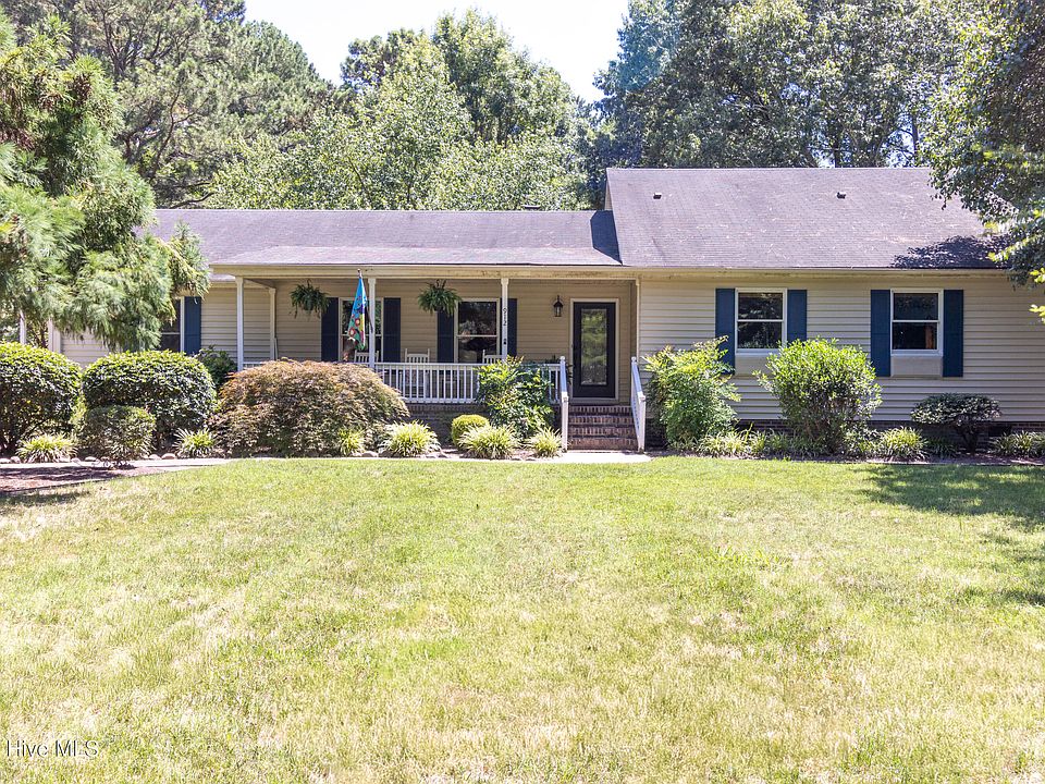 1st image of 912 Soundside Road