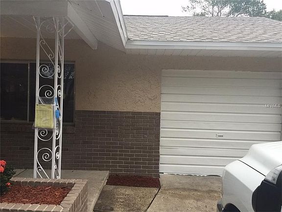 3rd image of 4695 Carmel St