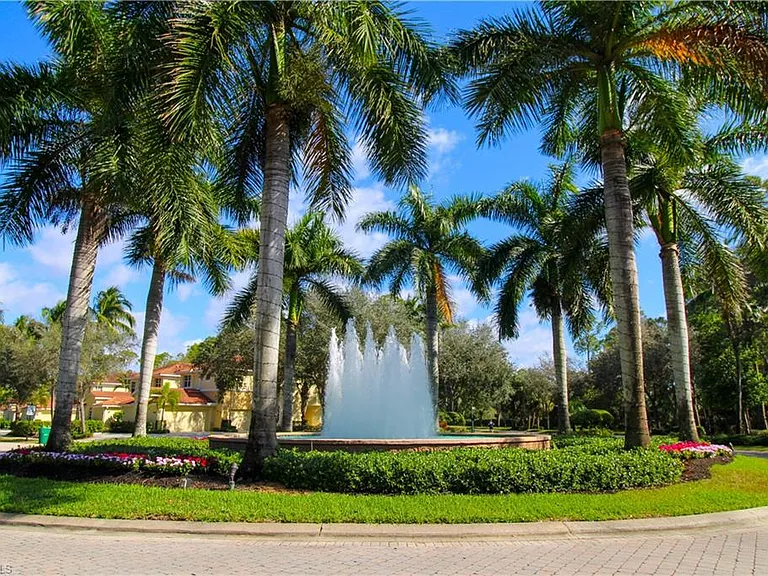 1912 Tarpon Bay Dr N — Photo 33
