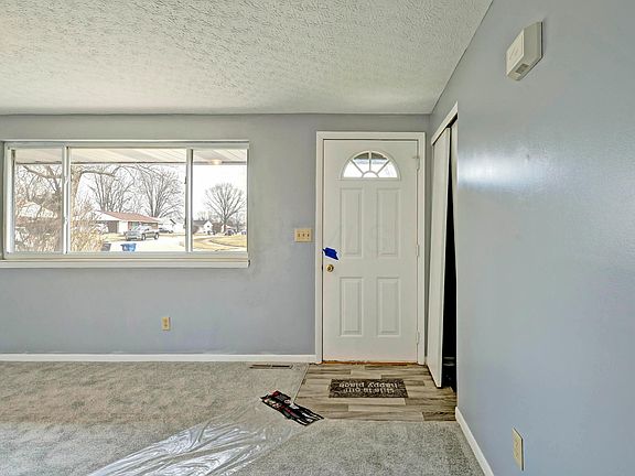 3rd image of 6724 Greenbush Dr