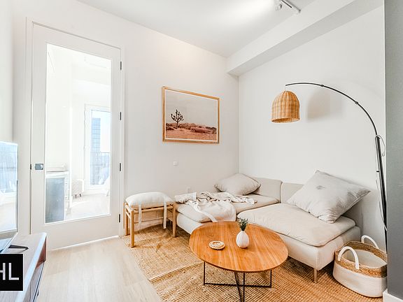 3rd image of 931 Carroll St #609