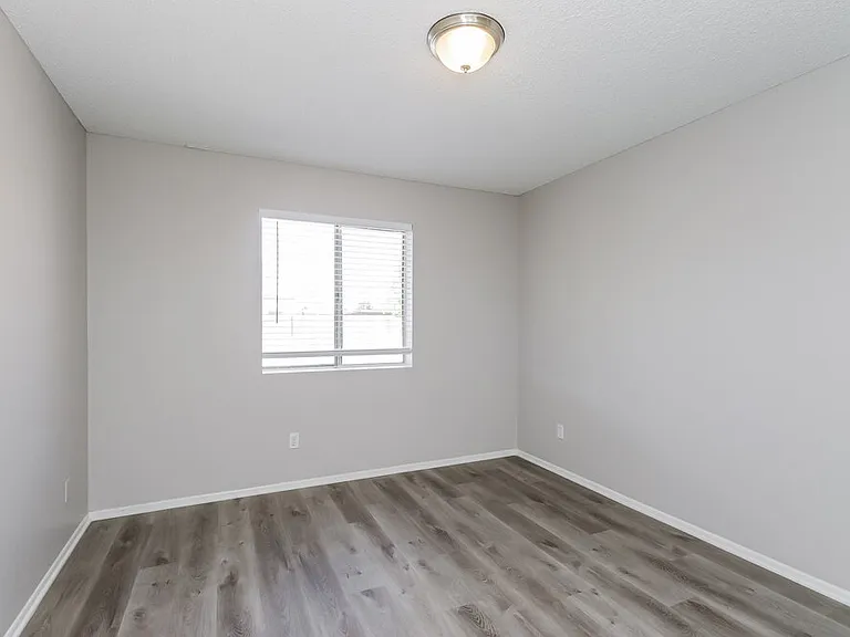 2104 E Boston St — Photo 13