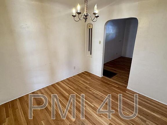 5th image of 216 Quincy St NE