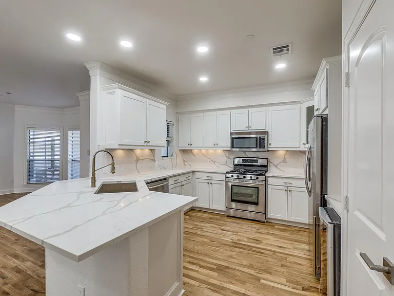4210 Prescott Ave — Photo 10
