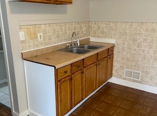 1050 Moss St FLOOR 2, Hammond, IN 46320