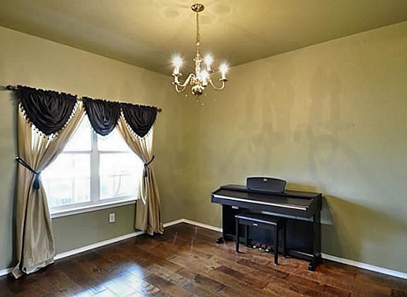 5th image of 8304 Davis Dr
