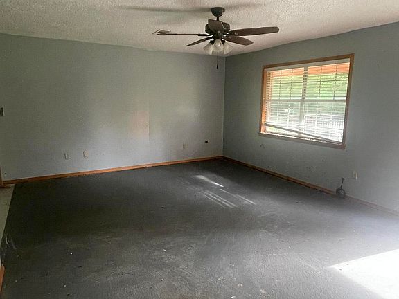 3rd image of 2046 Freedman Hall Rd