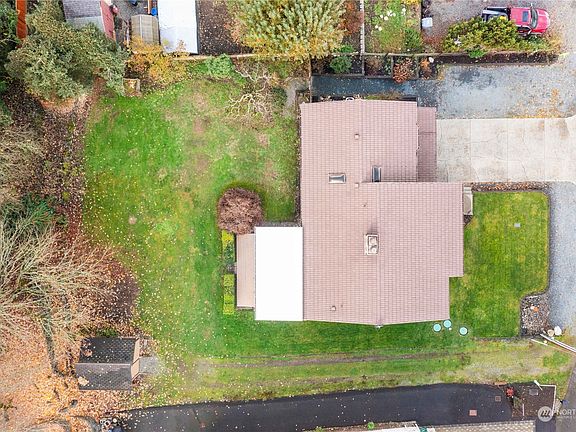 4th image of 1712 106th Avenue Ct E