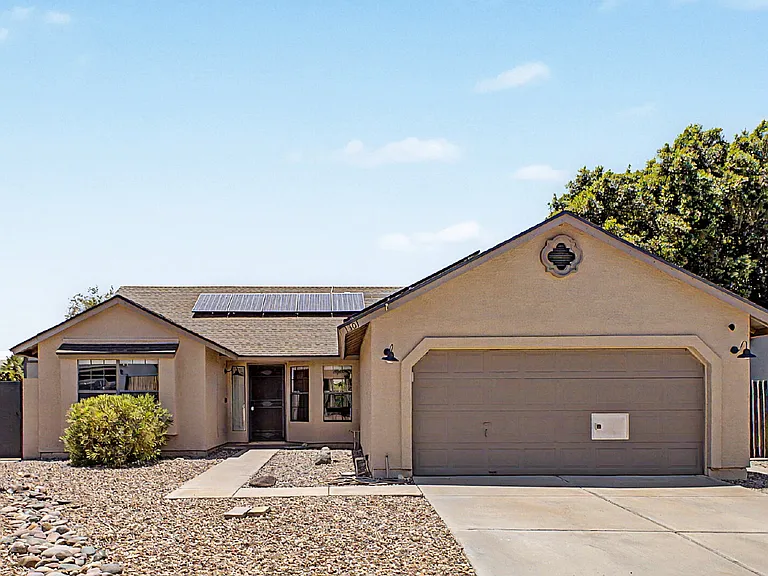 1301 E Taro Ln — Photo 1