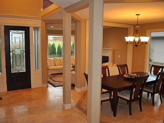 2nd image of 756 W Dogwood Ct