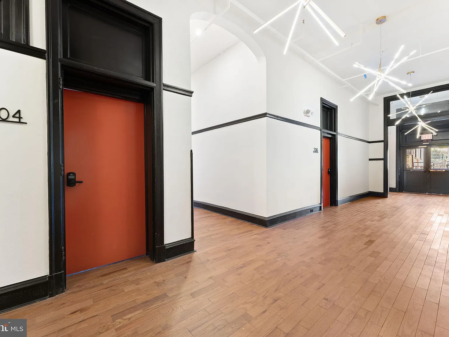 1 bed, 1.0 bath, 634 sqft, $1,695 — Photo 3