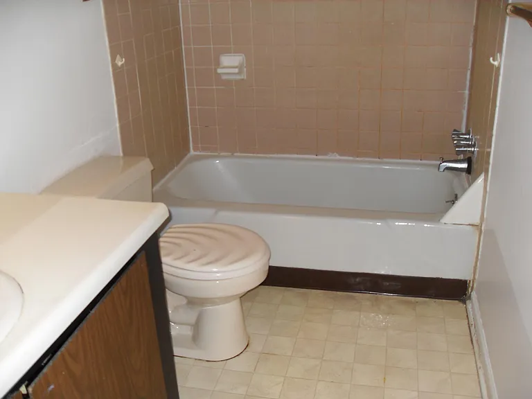 4855 Moreland Dr W — Photo 9