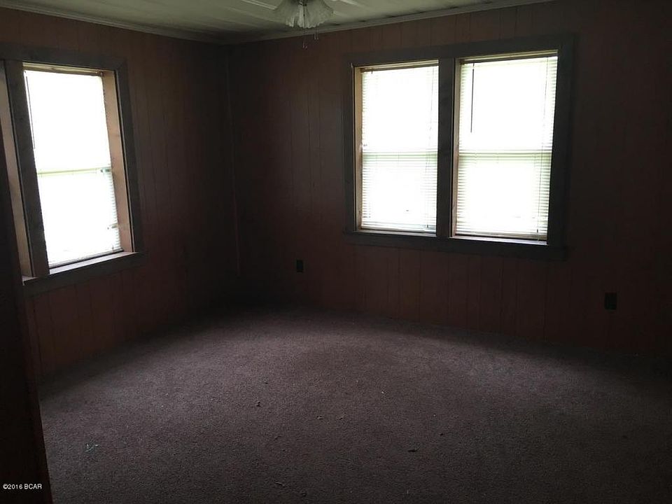 2nd image of 410 Camellia Ave