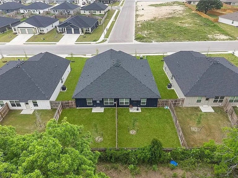 916 Wax Myrtle Ct #A — Photo 8