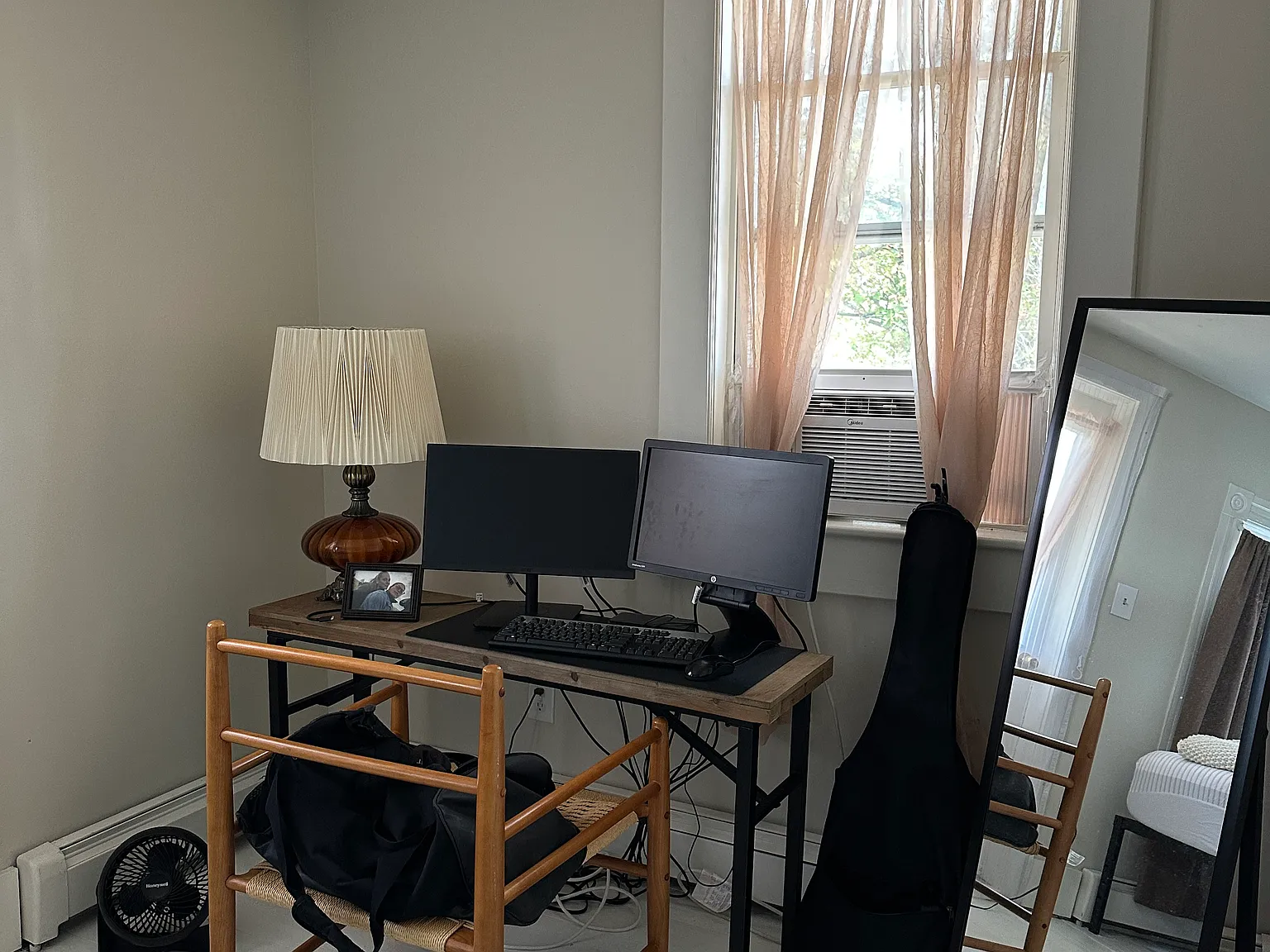 2 bed, 1.5 bath, $1,350 — Photo 2