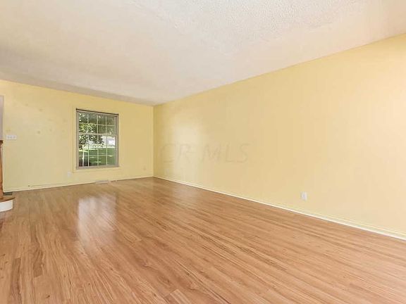 3rd image of 996 Chatham Ln APT L