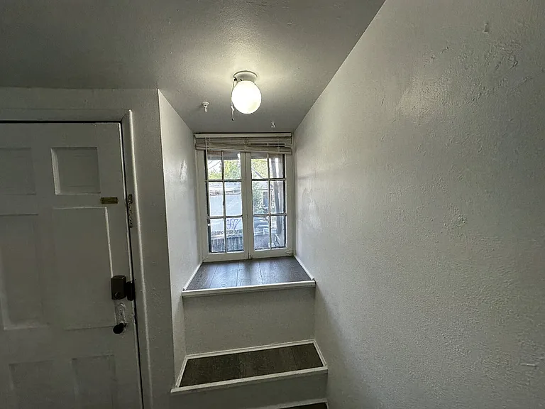 172 W Maple Ave #2 — Photo 23