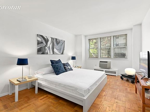 5th image of 215 E 80th St APT 2J