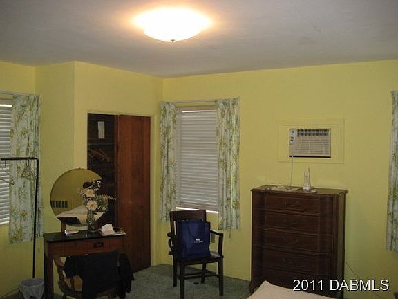 3rd image of 2200 South St