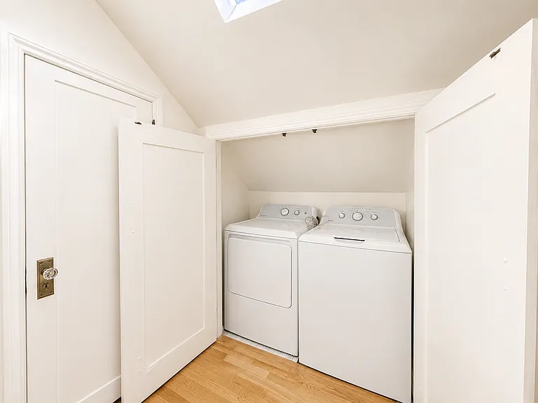952 12th St #952B — Photo 11