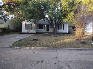 208 Almond St, Waxahachie, TX