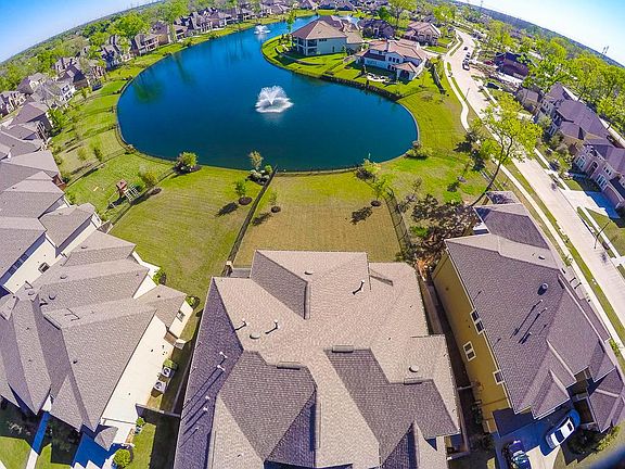 3rd image of 4827 Deepwater Ln