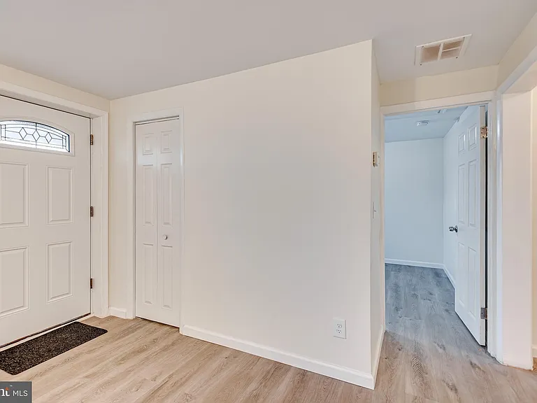 1558 Bay Head Rd — Photo 6