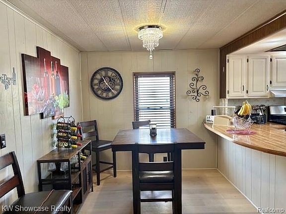 4th image of 9435 Hunters Rill