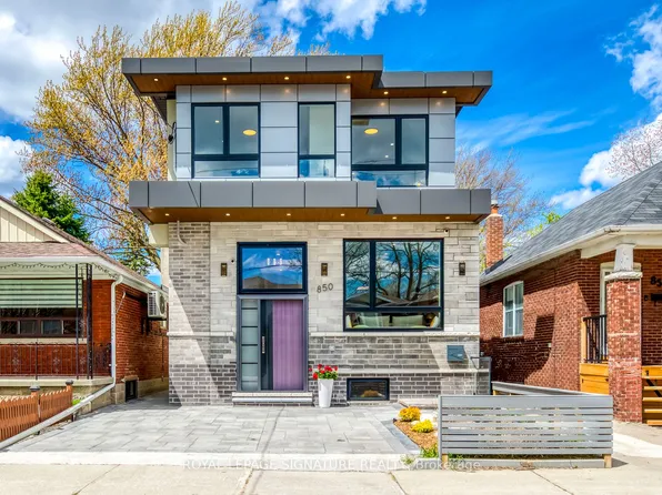 850 Cosburn Ave, Toronto, ON M4C 2W2