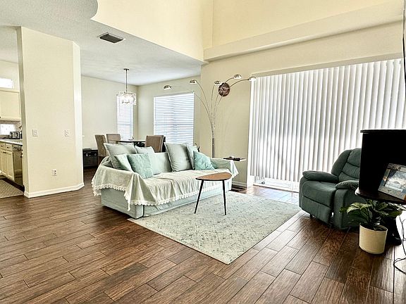4th image of 10502 Marlington Pl