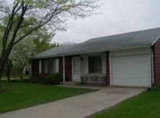 2S190 Sanchez Dr, Warrenville, IL 60555